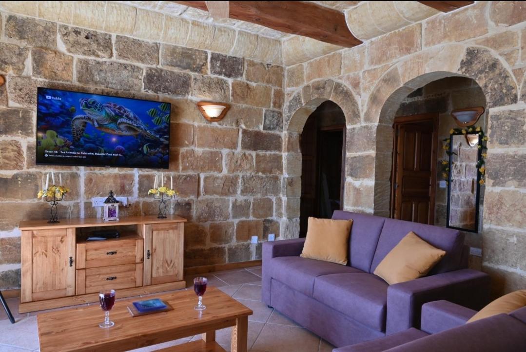 Ta' Nikola Farmhouse, Xagħra Екстериор снимка