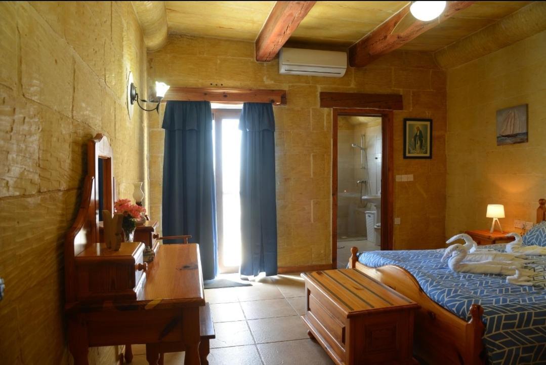 Ta' Nikola Farmhouse, Xagħra Екстериор снимка