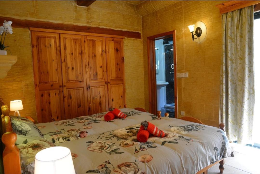 Ta' Nikola Farmhouse, Xagħra Екстериор снимка